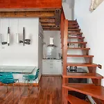 Guesthost - Elegant In Center Of Apartment *