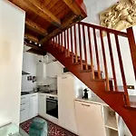 Guesthost - Elegant In Center Of Apartment *