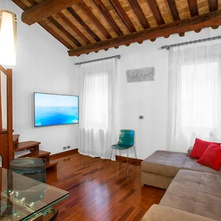 Guesthost - Elegant In Center Of Apartment *